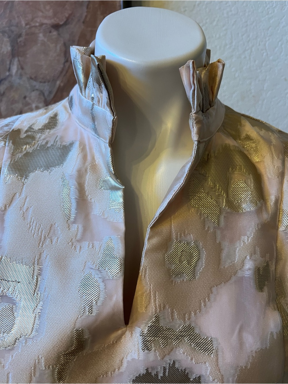 Tucker buck sz L Women’s cram gold Metallic Floral Satin Tunic Dress - Picture 4 of 14